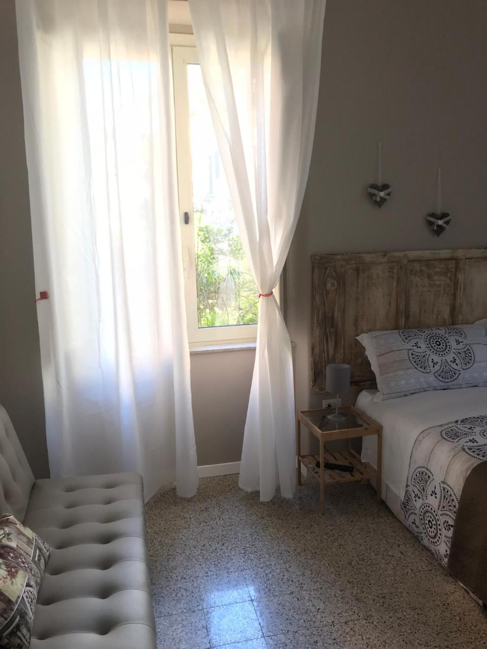 Il Giardino Di Vico Neve Bed & Breakfast Наполи Екстериор снимка