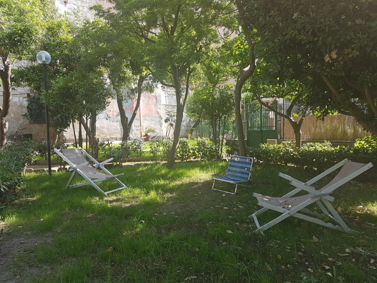 Il Giardino Di Vico Neve Bed & Breakfast Наполи Екстериор снимка
